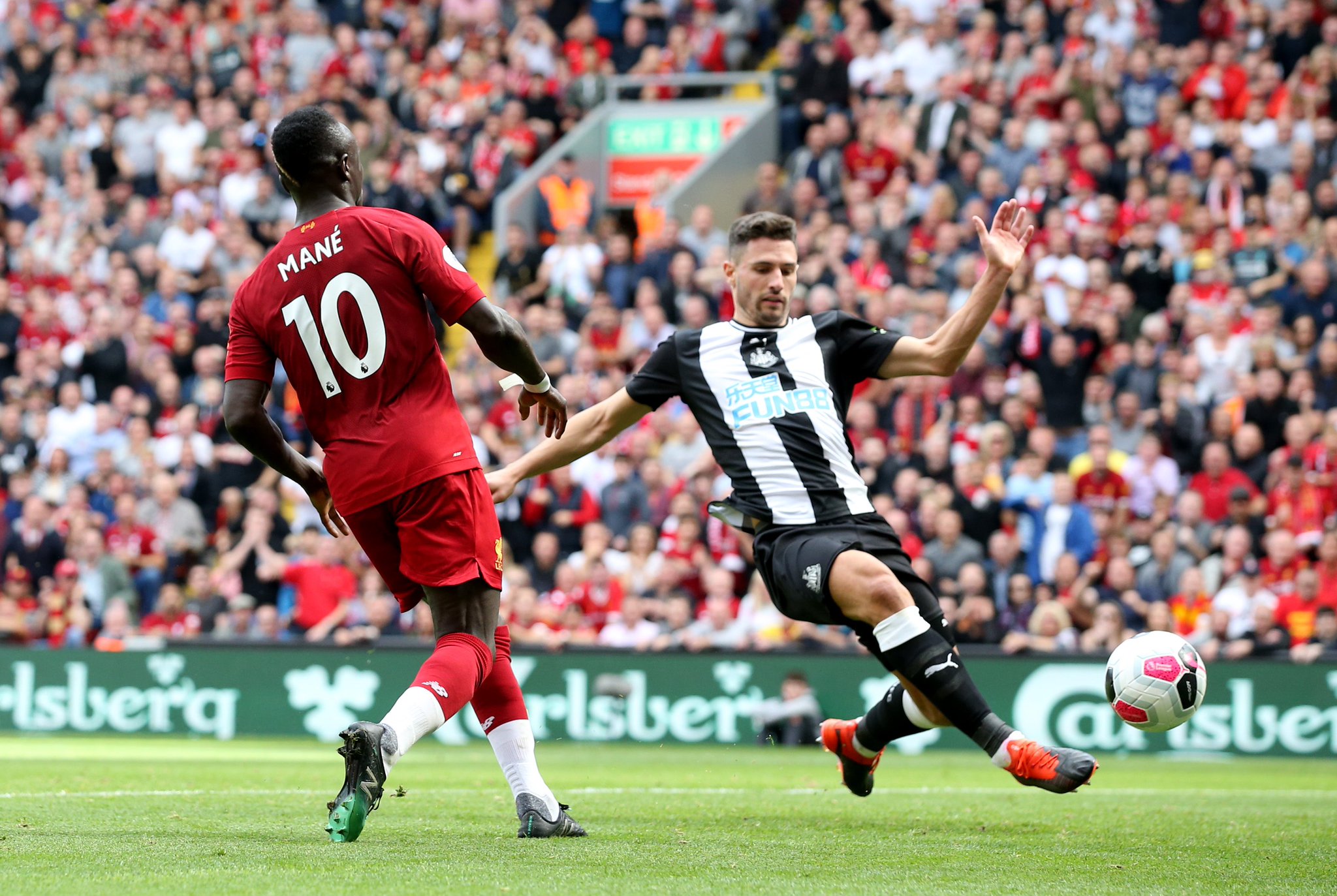 造压迫感 造压迫感